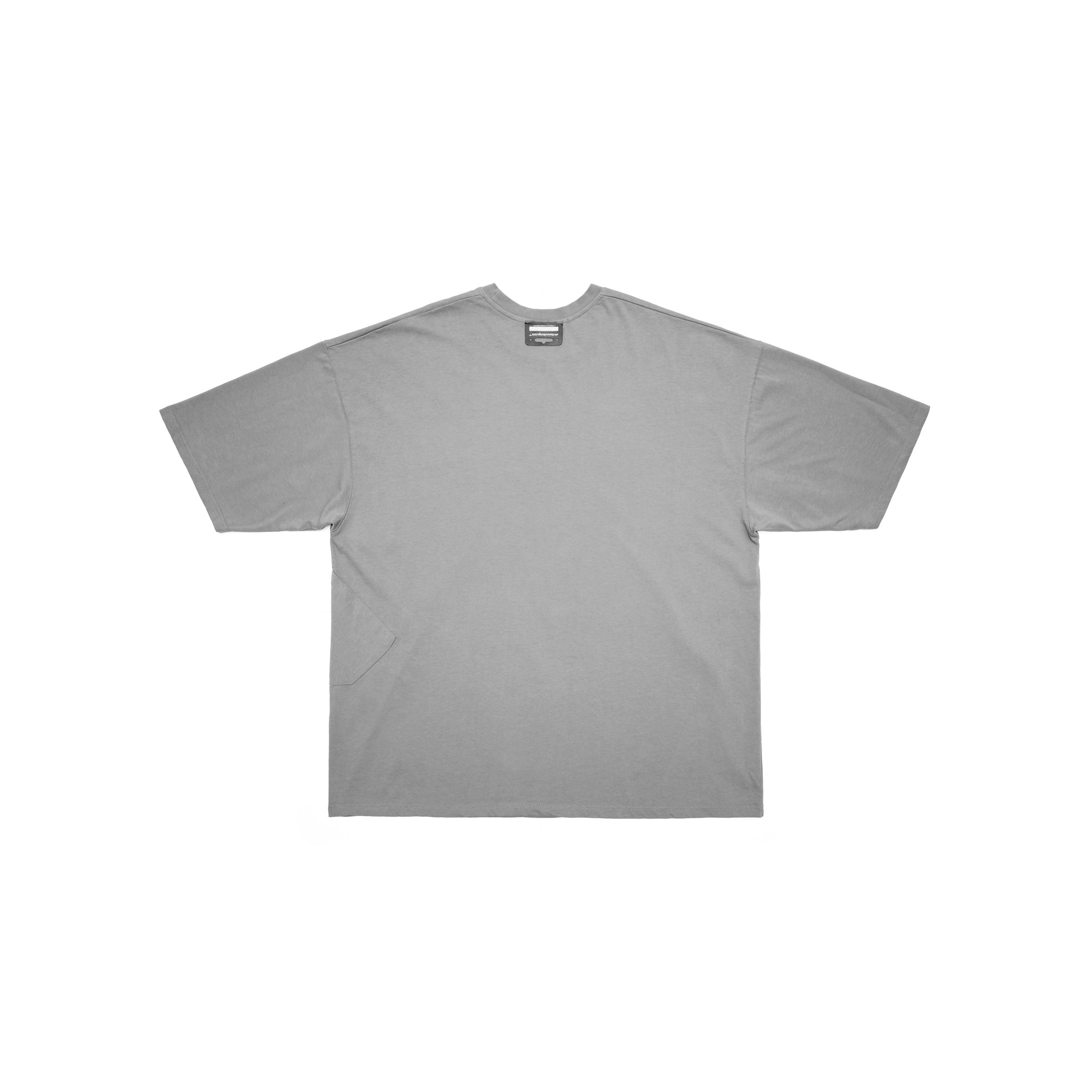 two-pocket tee in smoke