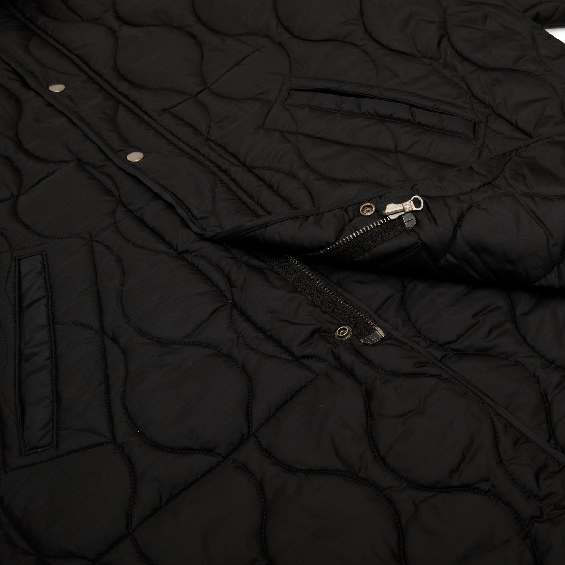 reversible quilting long jacket in black/black