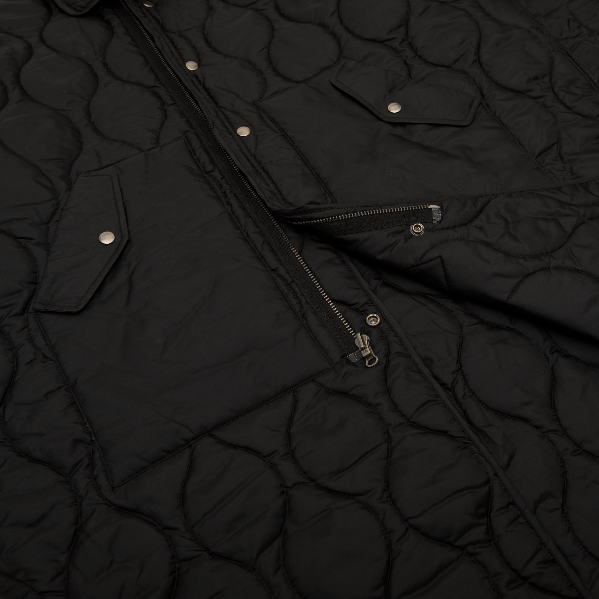 reversible quilting long jacket in black/black